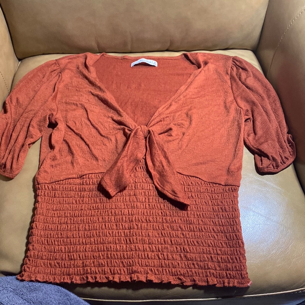 Abercrombie Burnt Orange Tie Front Smocked Top 💚